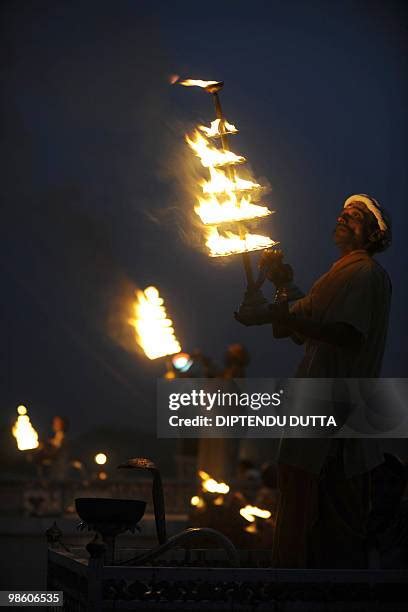 Yamuna Aarti Photos and Premium High Res Pictures - Getty Images