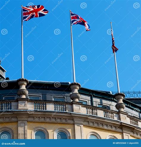 Old English Flag in the Wall and Sky Stock Illustration - Illustration ...