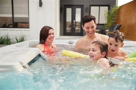 The Five Best Hot Tubs For Families Galaxy Home Recreation