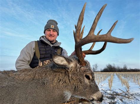 Trophy Alberta Whitetail Hunts Guided Whitetail Hunts Canada