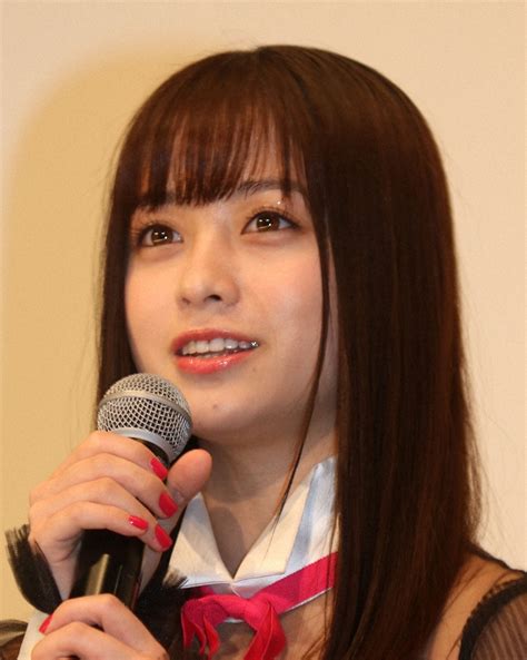 橋本環奈 「親指の太さ面白いことなってる」プリクラ公開にファン「すっぴん！？」「無加工が一番」― スポニチ Sponichi Annex 芸能