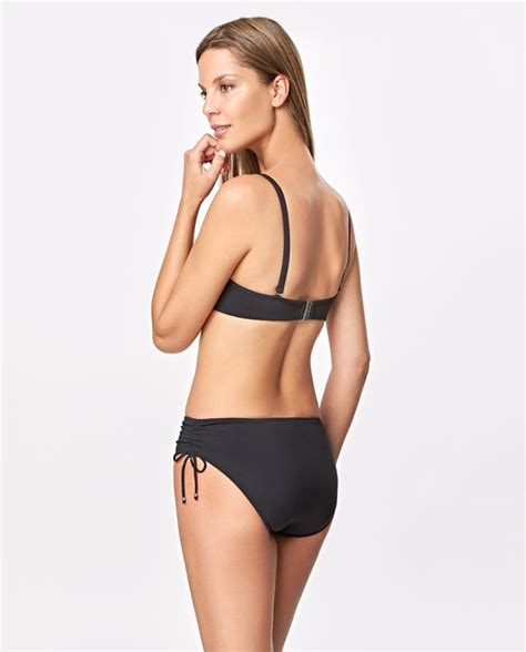 Top Bikini Corte Strapler Con Copa Y Aro Ibiza Negro Bikini Bikini