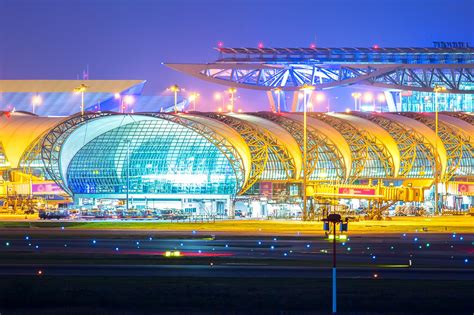 Top 10 Biggest Airports In World In 2025