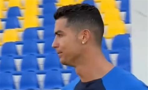 VIDEO Cristiano Ronaldo po adopton gjithnjë e më shumë zakonet islame