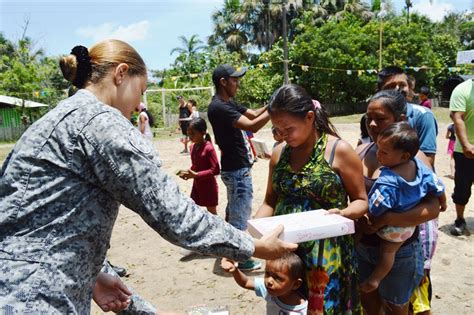 Más De 200 Indígenas Y Campesinos Fueron Beneficiados Por La Fuerza Aérea Colombiana En El