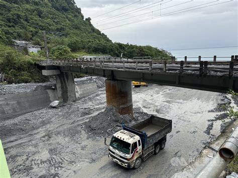 台鐵北迴線小清水溪橋改建 1221提前通車 生活 中央社 Cna