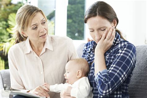 Una Madre Critica A Otra De No Criar Bien A Su Hijo Y Luego Se Arrepiente