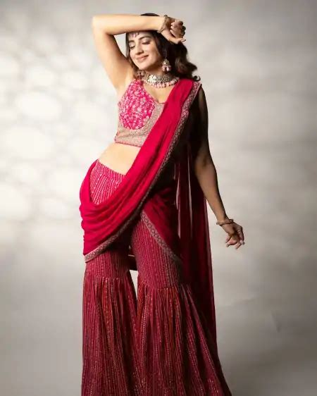 Akshara Singh Top Hot Pics And Photo