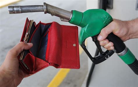 Scende Il Prezzo Del Petrolio Nuovi Ribassi Sui Carburanti