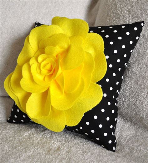 Yellow Black And White Polka Dot Flower Pillow Etsy Manualidades Cojines Floreados