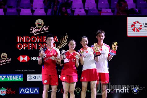 Pasangan Jiang Zhen Bang Dan Wei Ya Xin Juara Ganda Campuran Indonesia