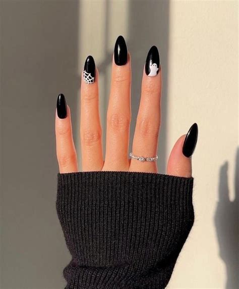 15 Dark Manicures Every Witch Should Wear In October Bestofshayari