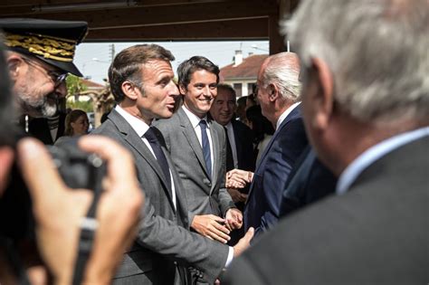 La cote de popularité de Gabriel Attal et dEmmanuel Macron est en