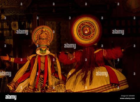 Kathakali dance Stock Photo - Alamy