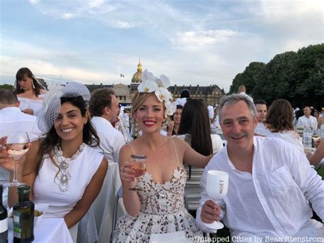 Photos Of The Paris D Ner En Blanc On The Th Anniversary