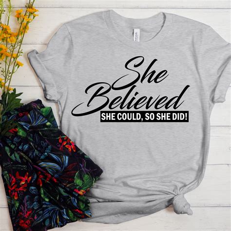 Ella Cre A Que Pod A As Que Lo Hizo Camiseta Camisa Etsy Espa A