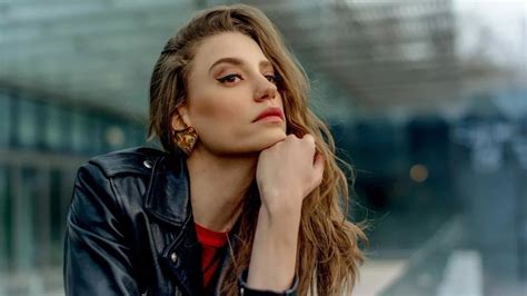 Serenay Sarikaya Hakkinda Bilinmesi Gerekenler Her Beauty