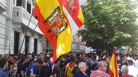 Mil Falangistas Se Manifiestan Contra El Separatismo En Madrid