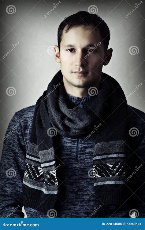 Retrato De La Manera Del Hombre Atractivo Hermoso Joven Foto De Archivo