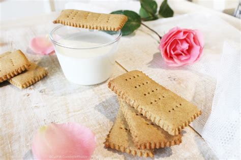 Biscotti Al Farro Yogurt Greco E Zucchero Moscovado Cuor Di Ciambella