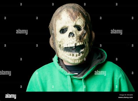 Erschreckende maske Fotos und Bildmaterial in hoher Auflösung Alamy