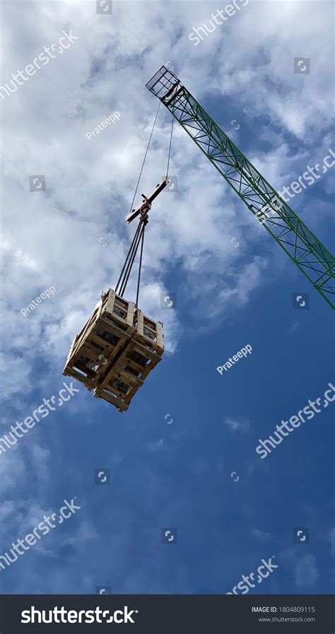 Crain Lift Industrial Box Sky Stock Photo 1804809115 | Shutterstock