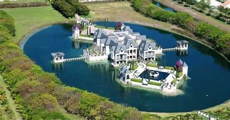 16 Crazy Things Rich People Have | Mansions, Zombie proof house ...