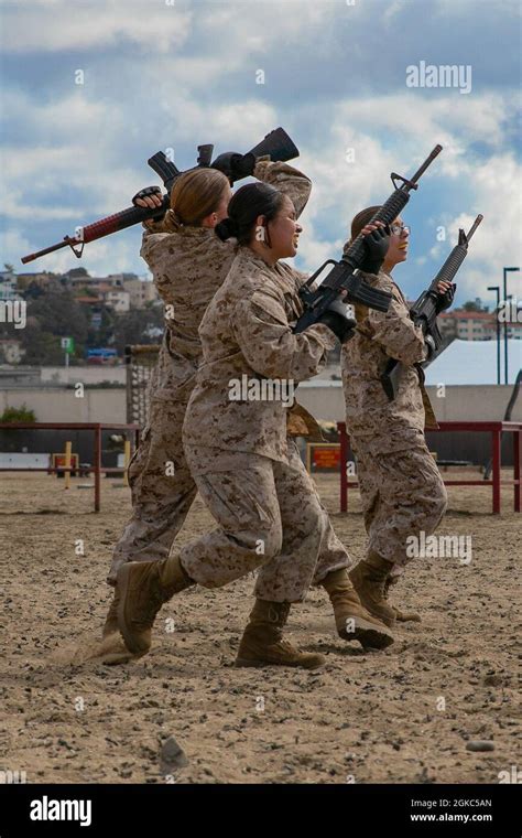 Us Marine Recruits With Lima Company 3rd Recruit Training Battalion