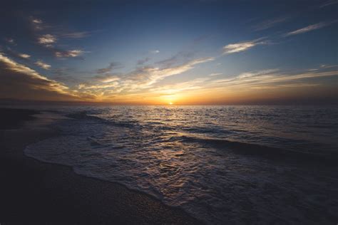 Beach during Golden Hour · Free Stock Photo