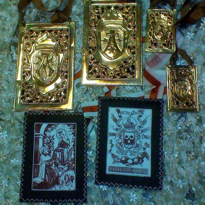 What is the Carmelite Scapular? | globalquiz.org