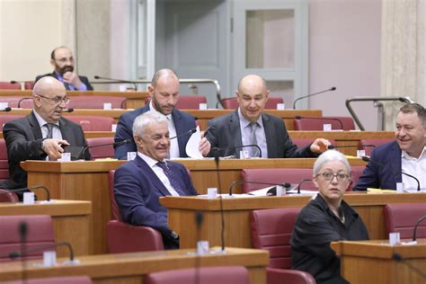 Galerija U Saboru Se Danas Glasa O Skoro Zakona Str Ve Ernji Hr