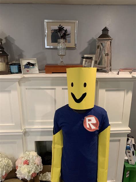 Me and my family made a roblox costume for Halloween : r/roblox