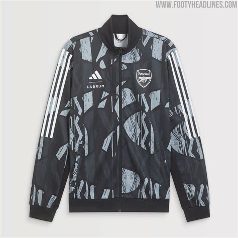 Lanzamiento de la camiseta previa al partido del Arsenal 24-25 y la