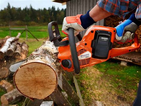 Як вибрати бензопилу?