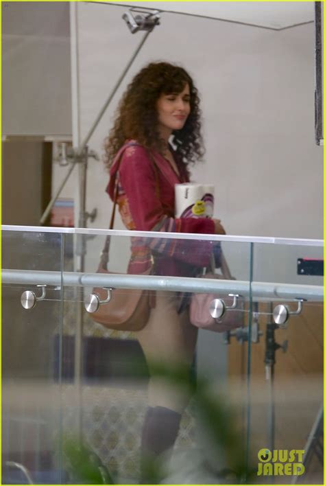 Rose Byrne Sports Super Curly Hair on Set of Apple TV+ Series 'Physical': Photo 4522448 | Rose ...