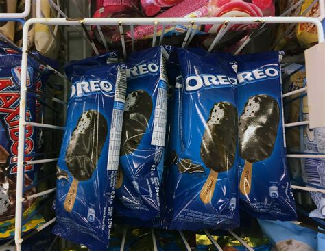 Мороженое Oreo с дробленым печеньем и мороженое Alpen Gold — BRANDS AROUND