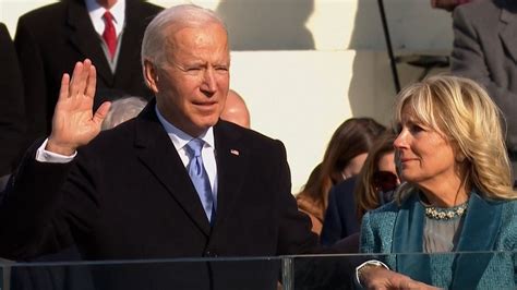 Momentul în care Joe Biden depune jurământul şi devine al 46 lea