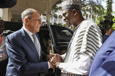 En visite au Mali le ministre des affaires étrangères russe Sergueï