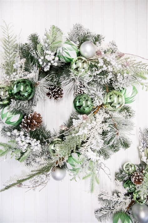 Christmas Wreaths - Decorator's Warehouse