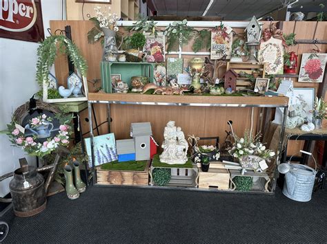 Wally's Treasures - Vintage Antique Mall in Grand Rapids, MI - Wally's