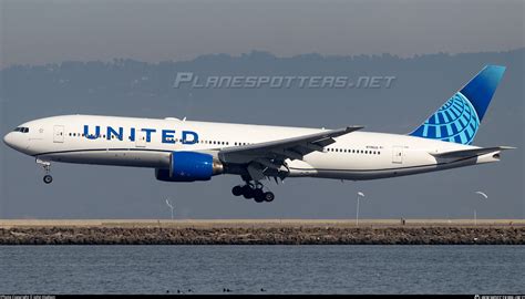 N796UA United Airlines Boeing 777 222ER Photo By John Hudson ID