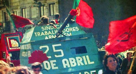 25 Avril 1974 La « Révolution Des Oeillets Le Portugal En Finit