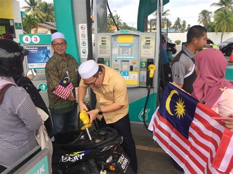 Kibar Jalur Gemilang Pupuk Semangat Patriotik Malaysiaaktif