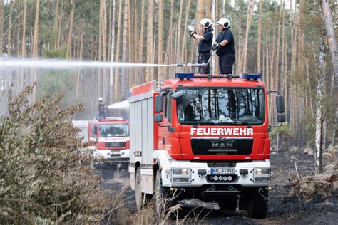 Ein Jahr nach den verheerenden Bränden in Sachsen Waldbrand Feuerwehr