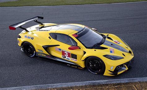 Pic First Look At Corvette Racing S No C R In Yellow Silver