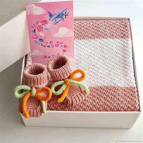 Подарок новорожденному девочке: Плед и пинетки в интернет-магазине ...