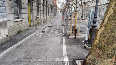 Mar Buche Asfalto Viale Xx Settembre Foto Del Lettore Carmelo Fusaro