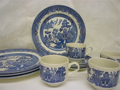 Vintage Churchill China Blue Willow Dinnerware Four Plates