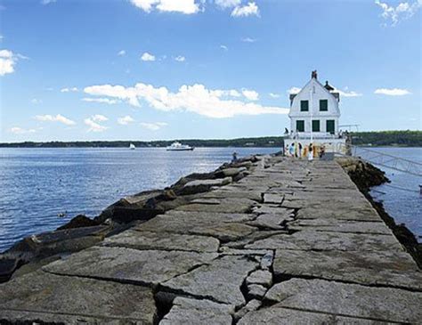 Rockland Breakwater Lighthouse Live Cam - Live Beaches