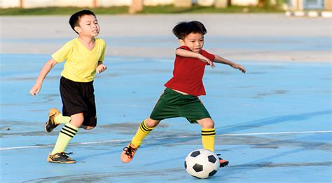 Inilah 6 Manfaat Bermain Sepak Bola Bagi Kebugaran Tubuh Anak